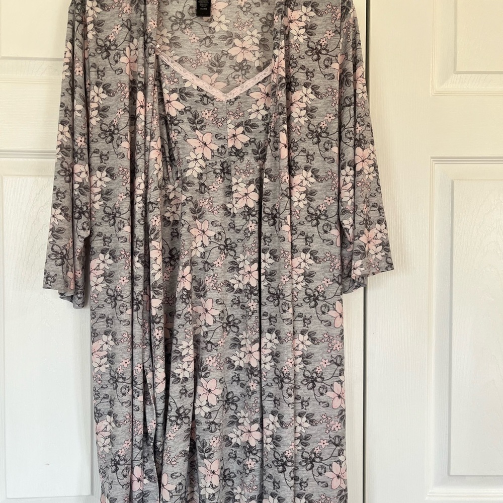 Rene Rofe Gray Pink Floral Pajama With Matching Robe